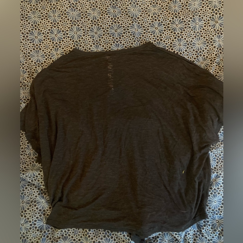 Lululemon Tee - Picture 2 of 4